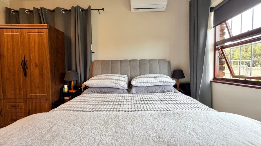 3 Bedroom Property for Sale in Palmiet Western Cape